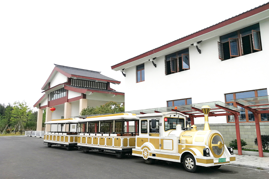 Voiture semi-fermée 28 élégant grand train touristique sans rail