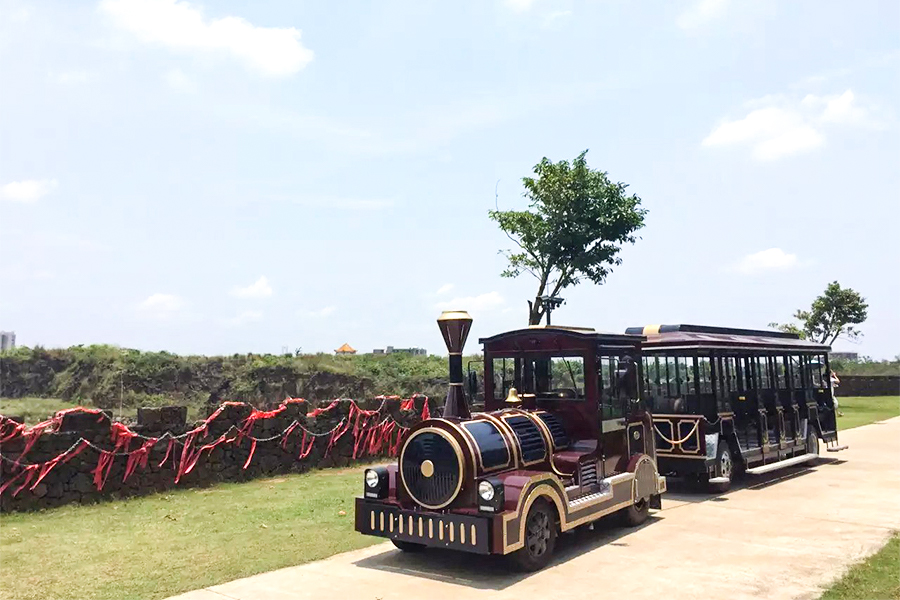 Grand train touristique classique sans voie ferrée de 28 places