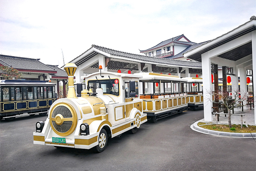 Voiture semi-fermée 28 élégant grand train touristique sans rail